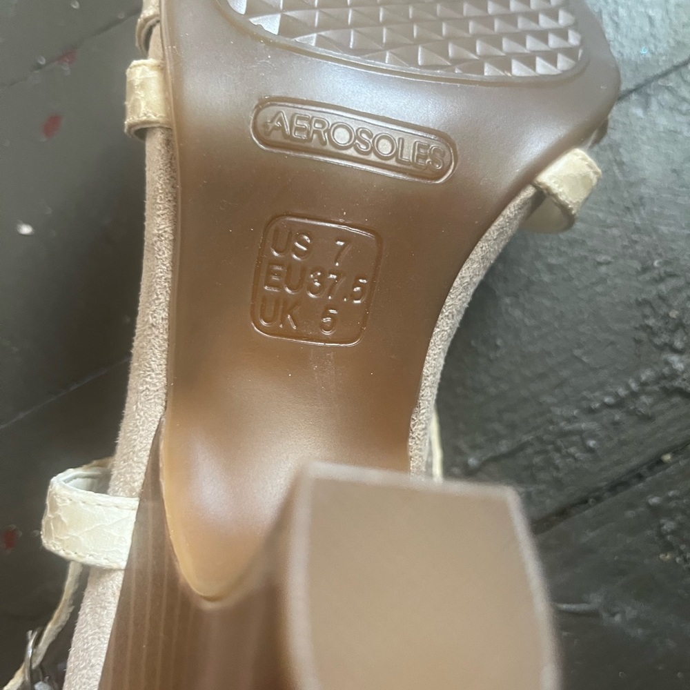 AEROSOLES Beige Strappy Mid-Heel Sandals - Picture 6 of 8